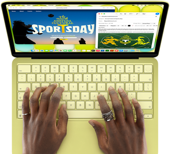 MacBook Neo w kolorze cytrusowożółtym, dłonie na klawiaturze, użytkownik pisze mejla z zaproszeniem na wydarzenie sportowe, obok widoczna jest otwarta strona internetowa z informacjami o wydarzeniu